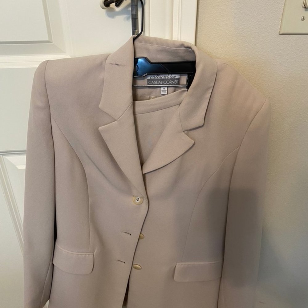 Casual Corner Pant Suit Set
